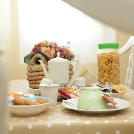 Miss Polly Apartment